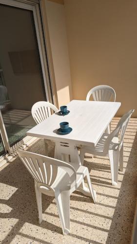 Studio avec coin nuit 150m de la plage - Location saisonnière - Le Lavandou