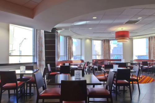 Hampton Inn By Hilton & Suites Columbus-Downtown