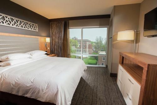 The Broadway Columbia - a DoubleTree by Hilton Hotel