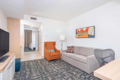 Hilton Garden Inn Cincinnati/Sharonville - image 2