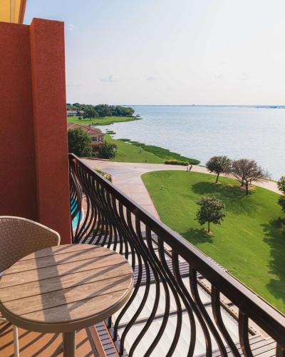 King Suite with Balcony and Harbour View