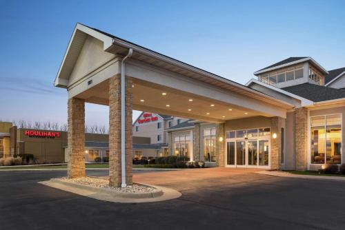 Hilton Garden Inn Dubuque Down