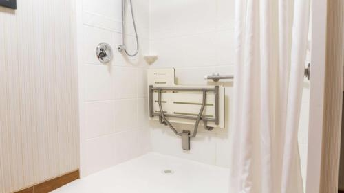Hilton Garden Inn Plymouth - image 19