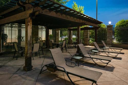 Hilton Garden Inn Denton - main image