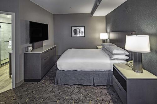 1 queen bed
