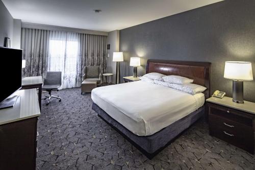 DoubleTree by Hilton Hotel Modesto Room Type - King Room
