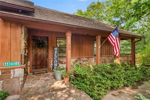 White River Mountain Manor- Million dollar view in Eureka Springs, USA