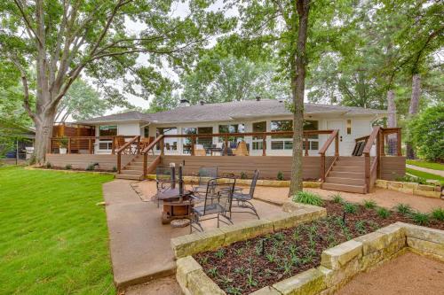 Lakefront Enchanted Oaks Retreat with Dock