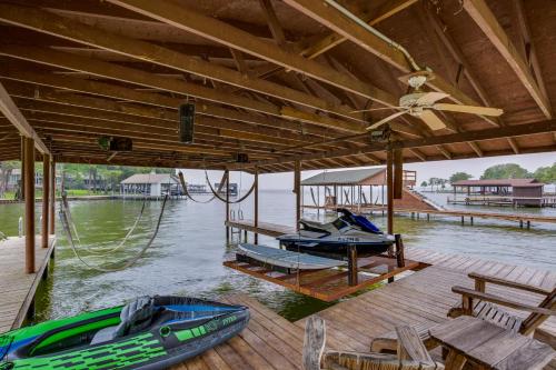 Lakefront Enchanted Oaks Retreat with Dock