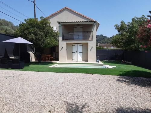 Maison chaleureuse avec piscine - Location saisonnière - La Roquette-sur-Siagne