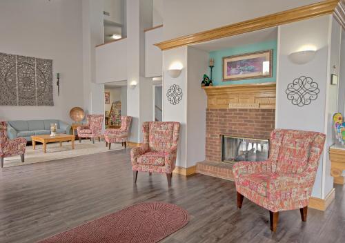 All Season Suites - image 10