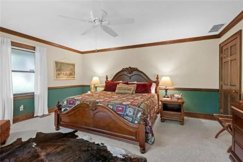 White River Mountain Manor- Million dollar view in Eureka Springs, USA
