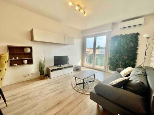 Jolie T2 40m2 hopitaux avec terrasse et parking in Saint-Eloi