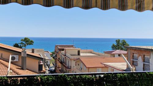 Blue Horizon Calabria - Seaside Apartment 120m to the Beach - Air conditioning - Wi-Fi - View - Free Parking - Santa Caterina Dello Ionio Marina