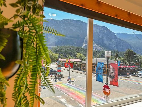 Crash Hotel Squamish in Squamish, Canada