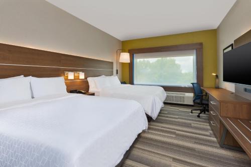 Holiday Inn Express & Suites - Milan - Sandusky Area an IHG Hotel - main image