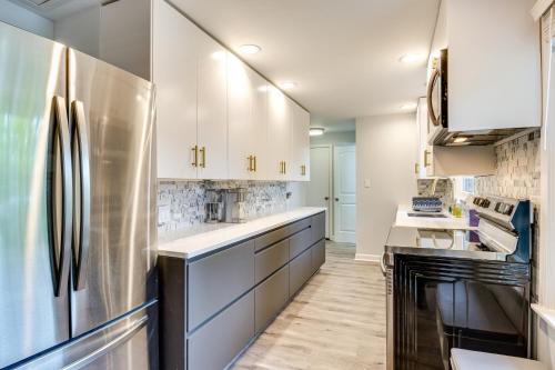 Tree-lined Indianapolis Home ~ 10 Mi To Downtown! - Carmel, IN