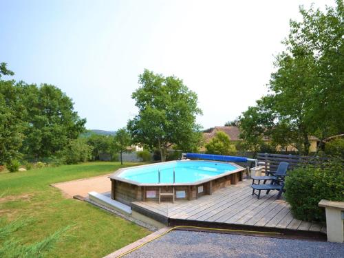 Alluring Holiday Home in Largenti re with Pool