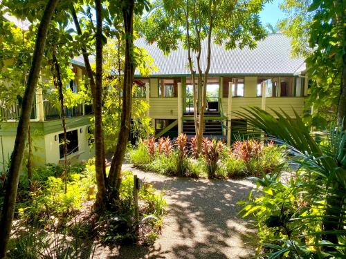 Jackaroo Treehouse Rainforest Retreat, Mission Beach