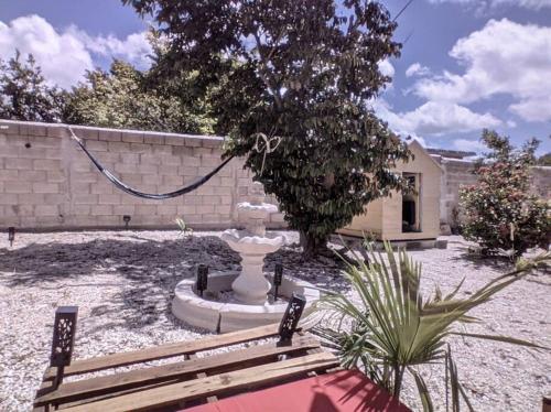 tuin, Qué Chula casa. (Que Chula casa.) in Guadalupe