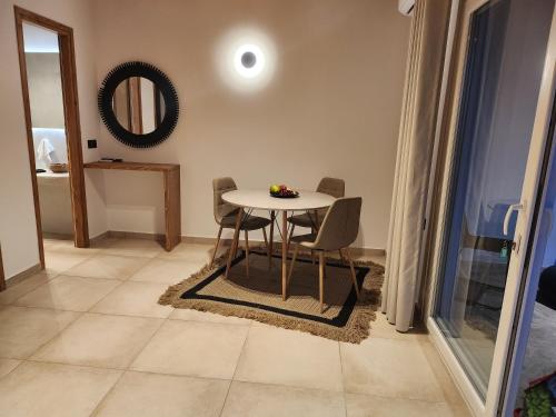 Diamond Of Mykonos – Ano Mera, UT