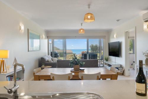Seaview Getaway - 2 2 Solway Cres EncounterBay - BYO Linen, Encounter Bay