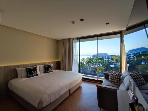 M2 Hotel Waterside in Phayao