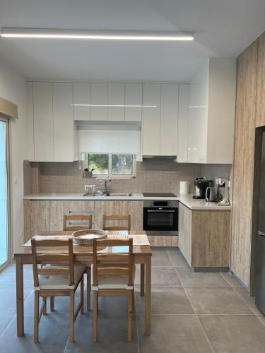 Walnut Cozy House in 古迪