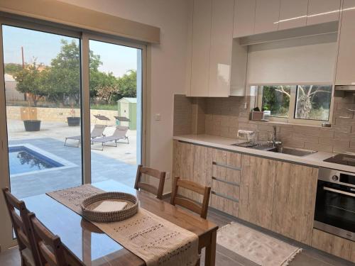 Walnut Cozy House in 古迪