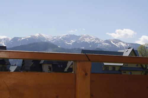 Two-Bedroom Apartment with Mountain View image 6