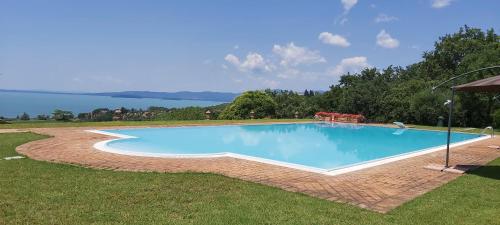 Casale sul Lago Trasimeno