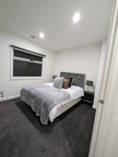 2BR house close 2 melb airport