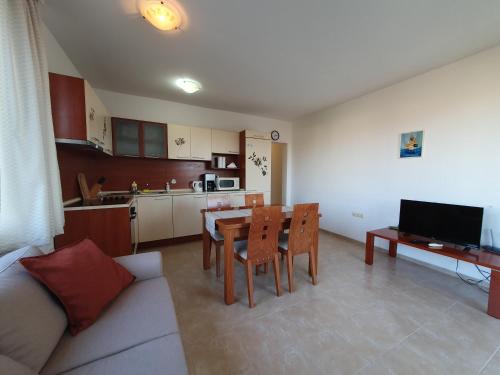 Cozy, spacious apartment near Paradise Bay, Sozopol (foto 10)
