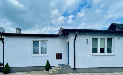 外部景觀, Cozy Independent guest apartment, free parking in 托馬舒夫馬佐夫舍