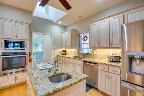 Waterfront Lake Fork Vacation Home with Boat Dock! in Emory, USA