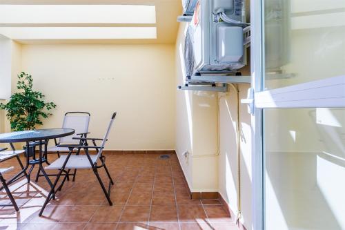 One-Bedroom Apartment image 10