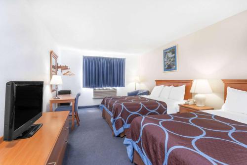 Super 8 by Wyndham Montgomery Maybrook in Montgomery, USA