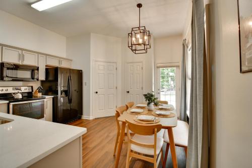 Shelby Farms Greenline Access: Modern Cordova Home - Lakeland, TN