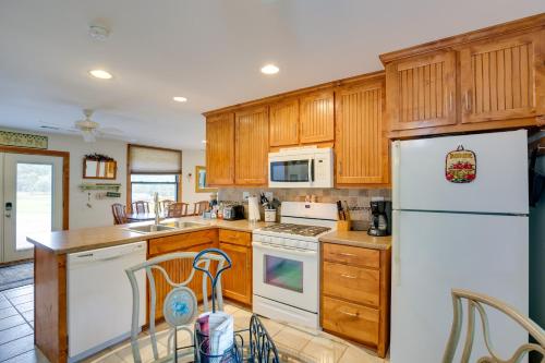 Emory Vacation Rental w/ Lake Fork Boat Access! in Emory (TX)