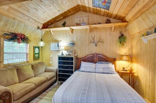 Emory Studio Cabin w/ Lake Fork Boat Access! in Emory (TX)