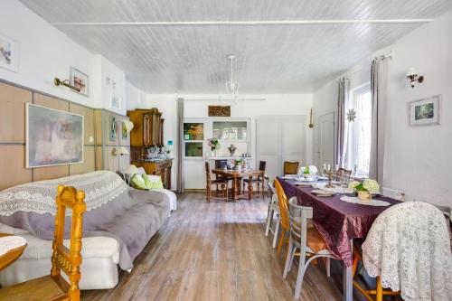 Koplietošanas atpūtas telpa ar TV, Dworek nad Jeziorem Wądzyn (Dworek nad Jeziorem Wadzyn) in Wrocki