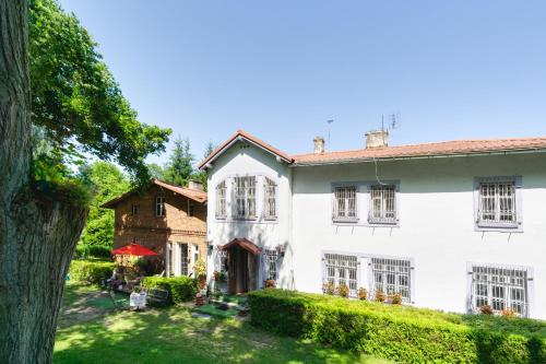 Viesnīcas āriene, Dworek nad Jeziorem Wądzyn (Dworek nad Jeziorem Wadzyn) in Wrocki