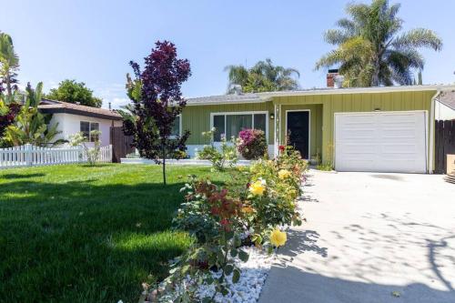 Villa La Verde - Newly Designed 4BR Villa with Pool & Guesthouse by Topanga, Los Angeles (zdjęcie 5)