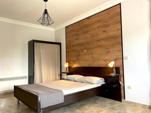 1 queen bed