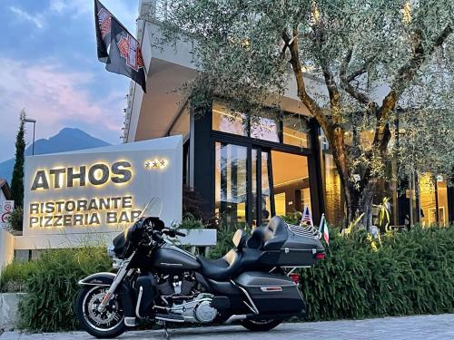 Athos Hotel, Riva del Garda bei Ballino