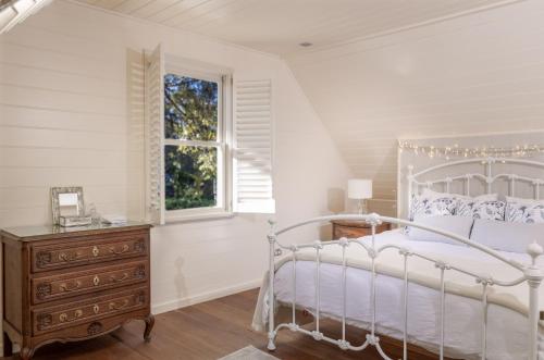 Carramar Coach House, Romantic Falls Retreat