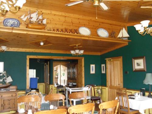 Restaurant, Atlantic View House in Ballaghaline