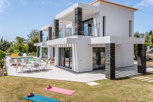 Exterior view, Villa Vogue by Indigo in Gramacho