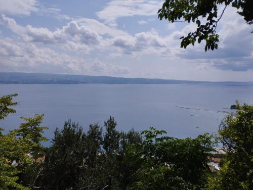 House B - with spacious terrace and beautiful view, Omiš (fotografie 2)