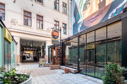 Super Central - Very Lively Area - In Gozsdu - image 11